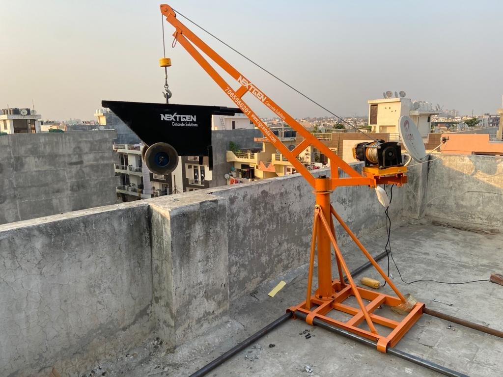 Mini Hoist / Builder Lift